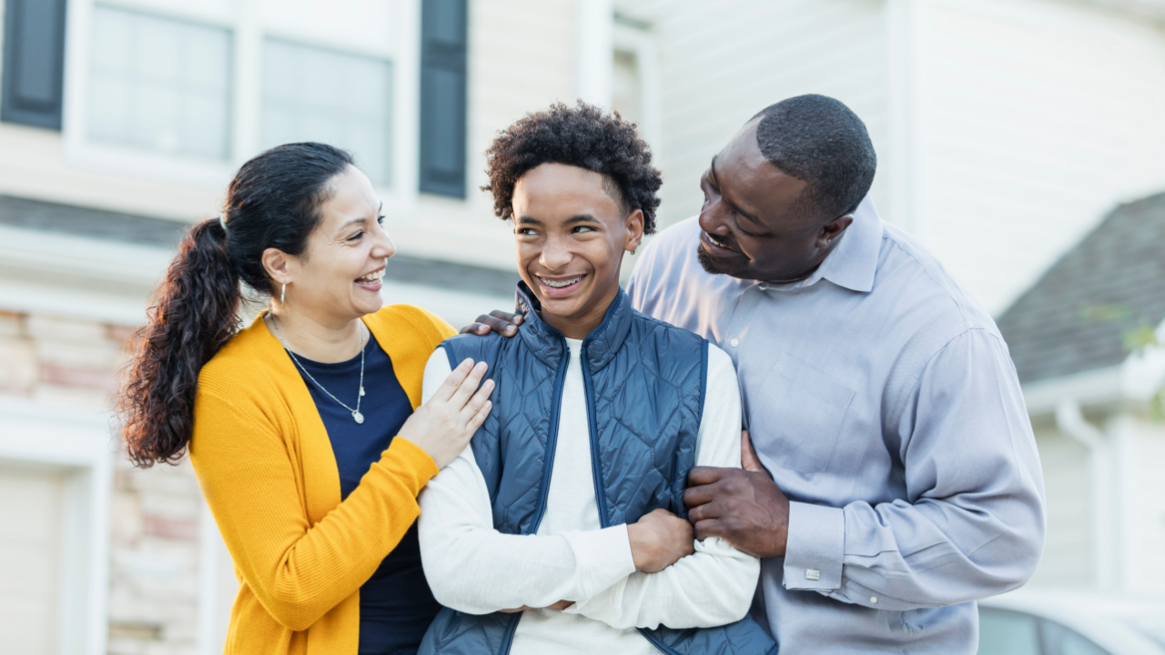 How Can Parents Help Teens Use Social Media Without Losing Trust, Confidence, and Real Connection?