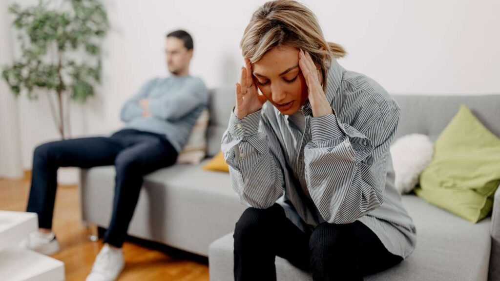 Why Kolkata Couples Can Feel Emotionally Distant Despite Strong Family Values