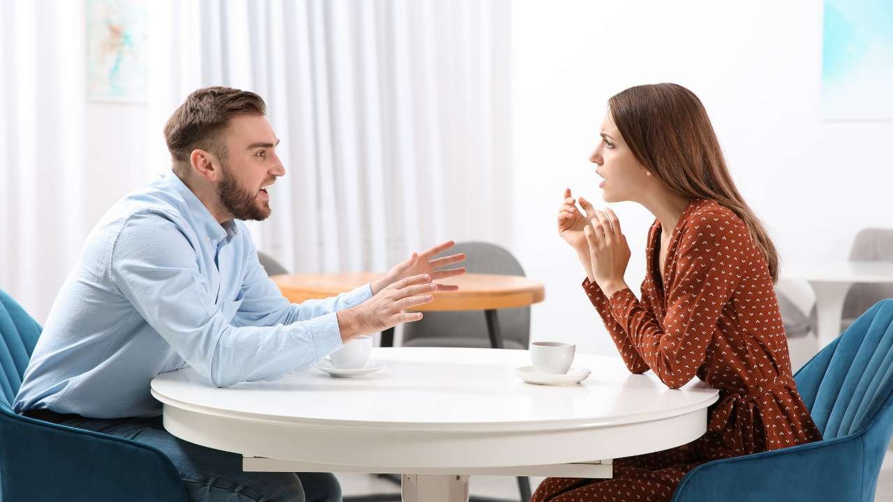 How Ghaziabad Couples Can Talk About Relationship Problems Before They Become Heavier